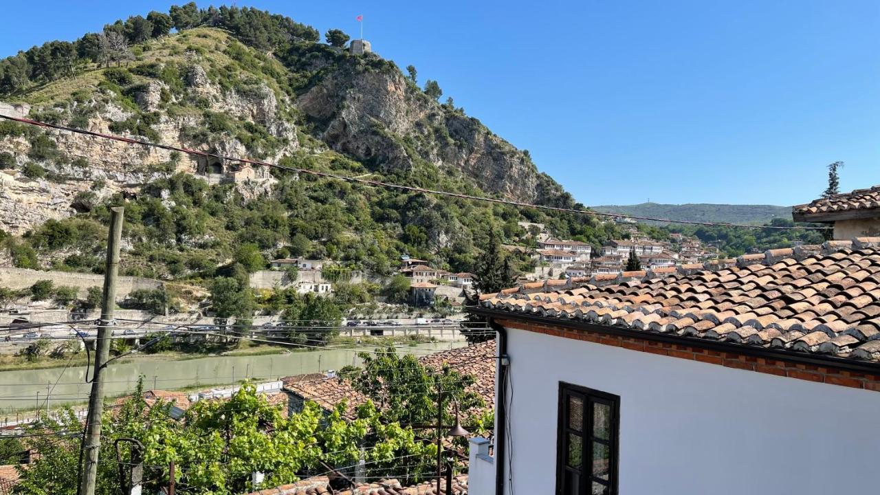 Ana Rest House Hostel Berat Exteriör bild