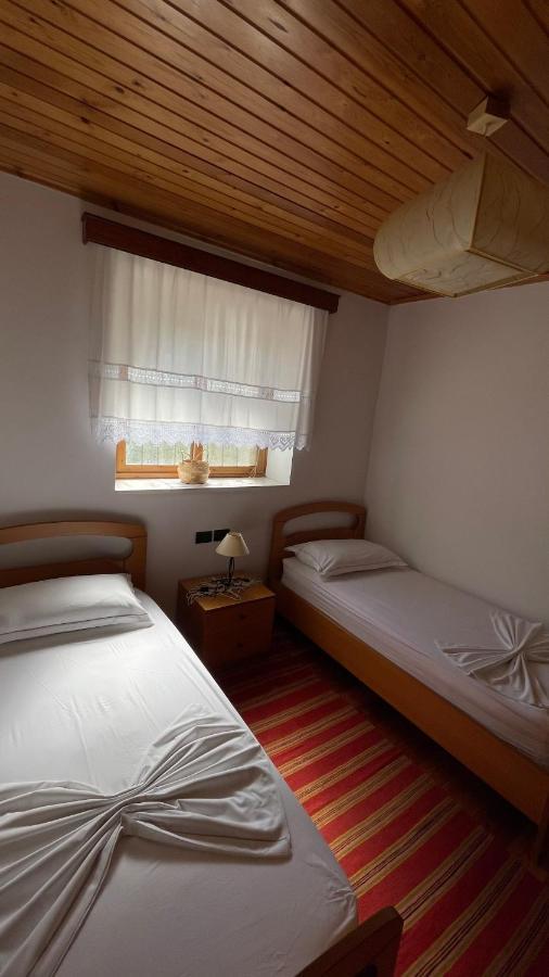 Ana Rest House Hostel Berat Exteriör bild
