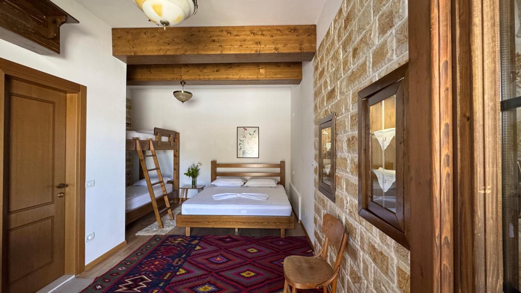 Ana Rest House Hostel Berat Exteriör bild