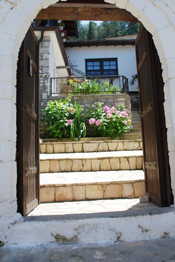 Ana Rest House Hostel Berat Exteriör bild